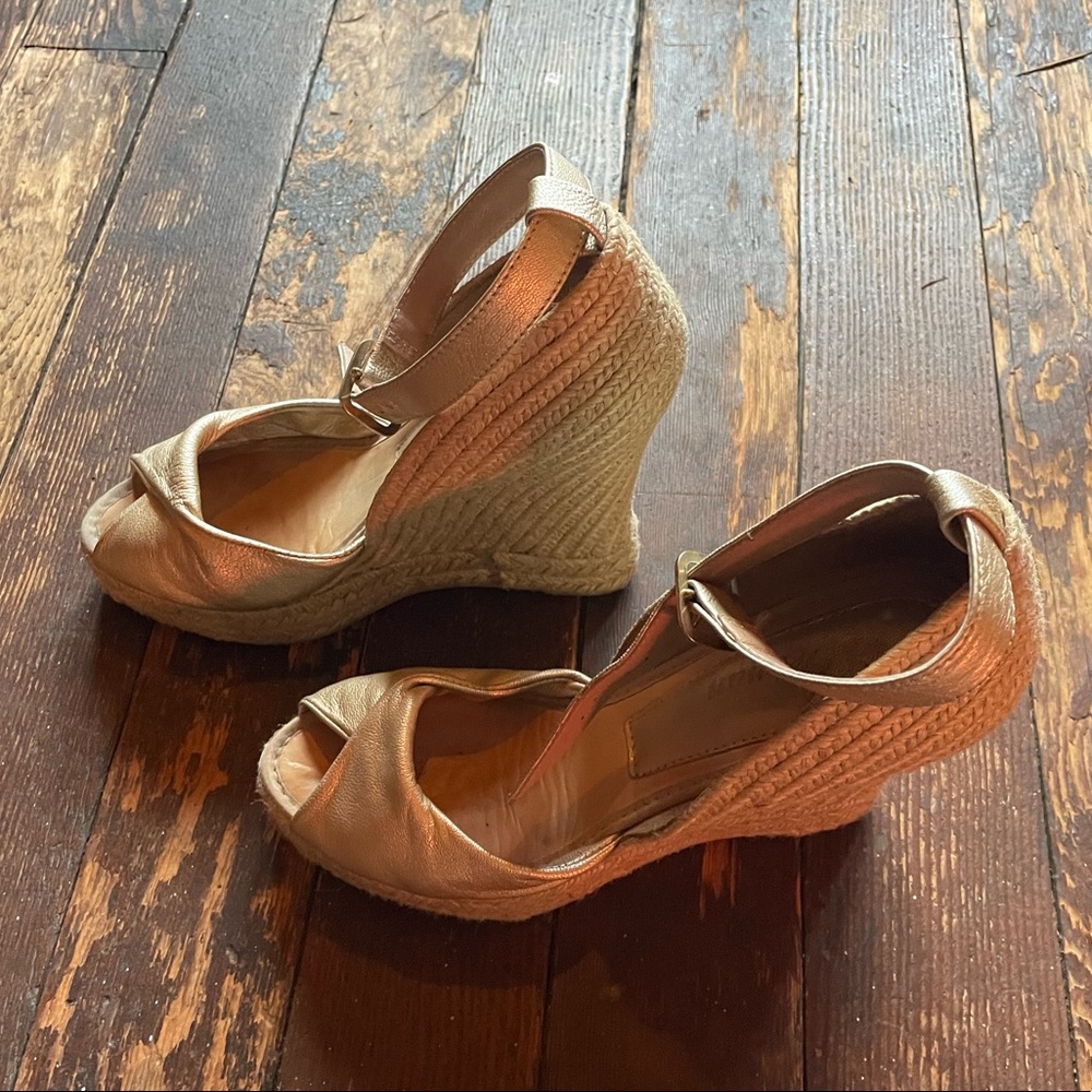 Gold and natural wedges size 8 barely worn